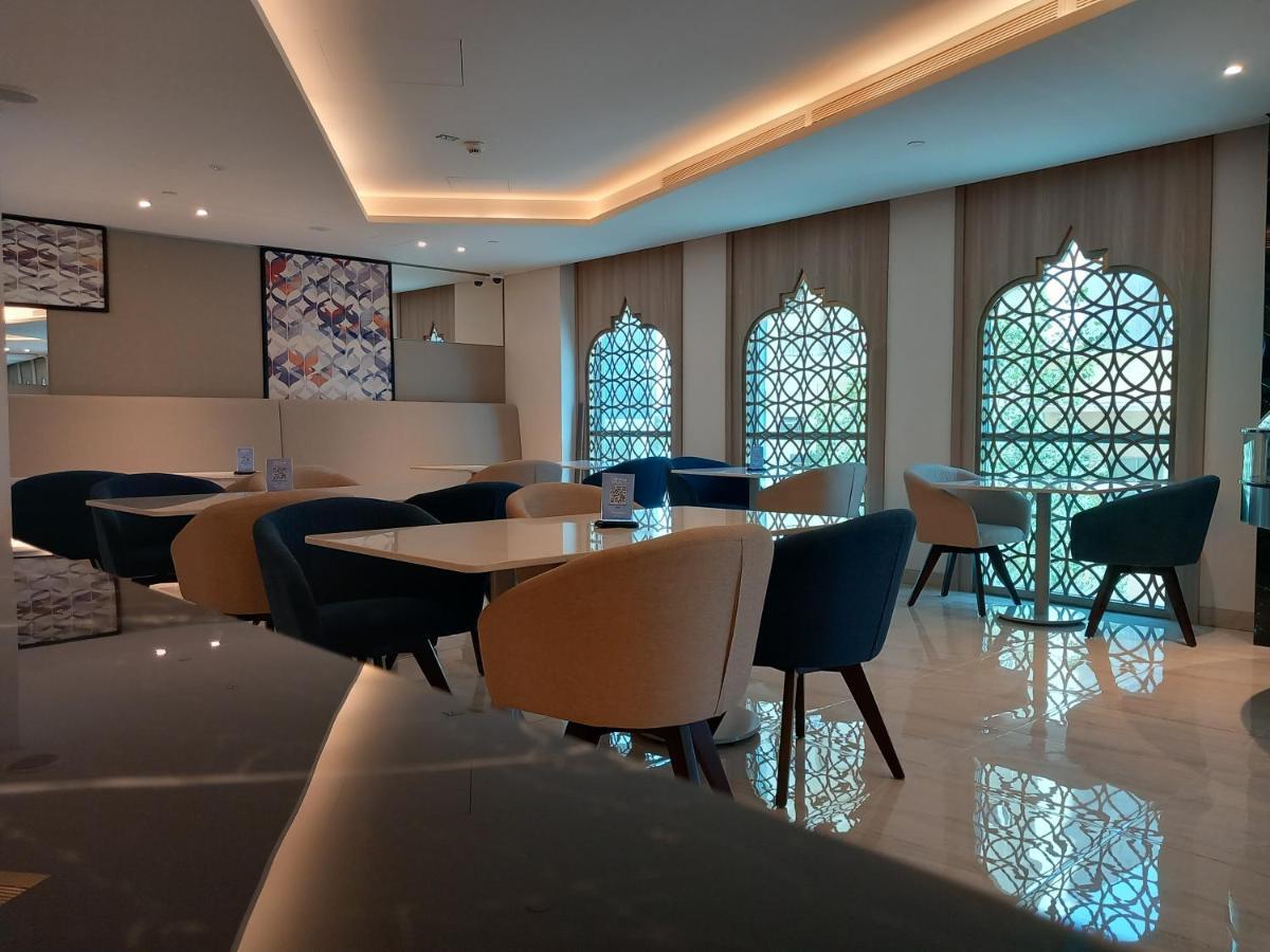 C - Hotel And Suites דוחה מראה חיצוני תמונה