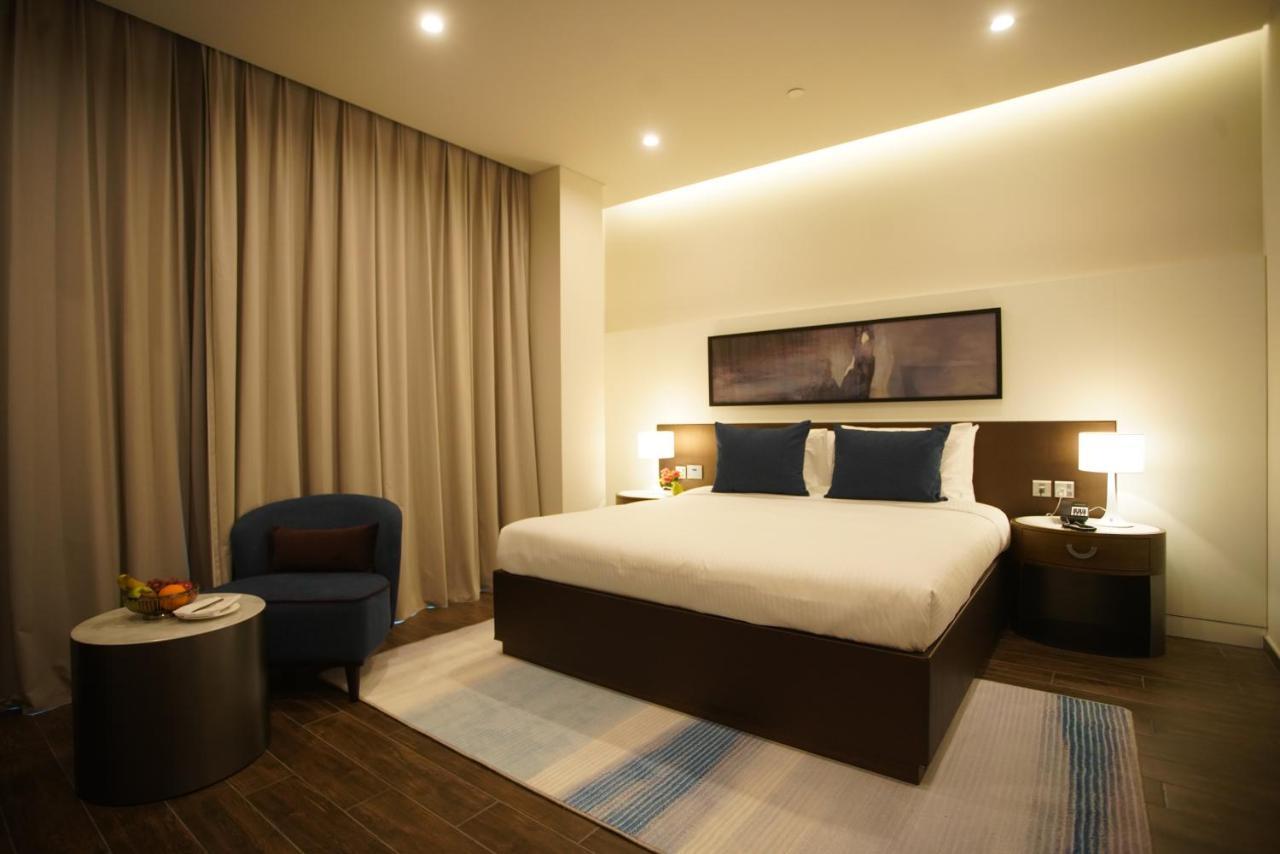 C - Hotel And Suites דוחה מראה חיצוני תמונה
