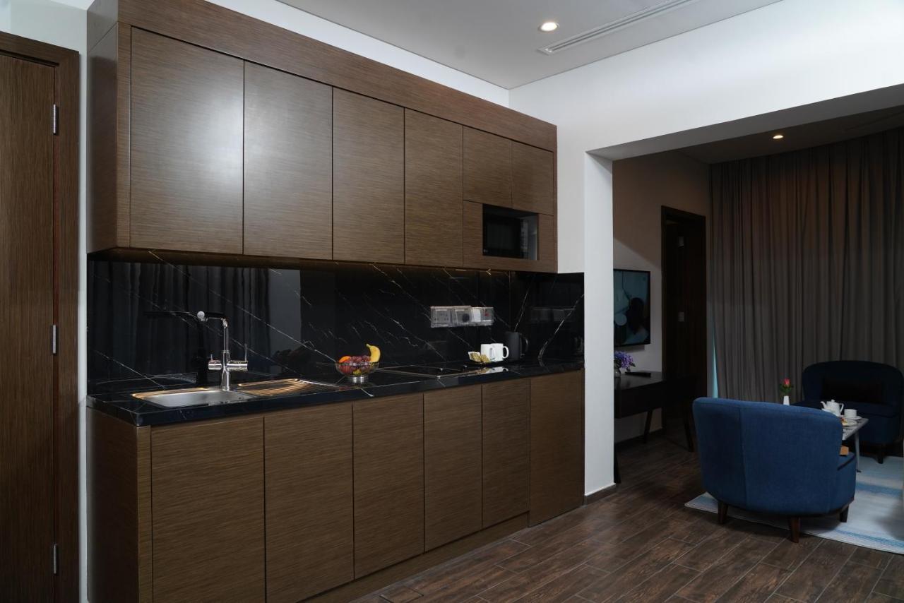 C - Hotel And Suites דוחה מראה חיצוני תמונה