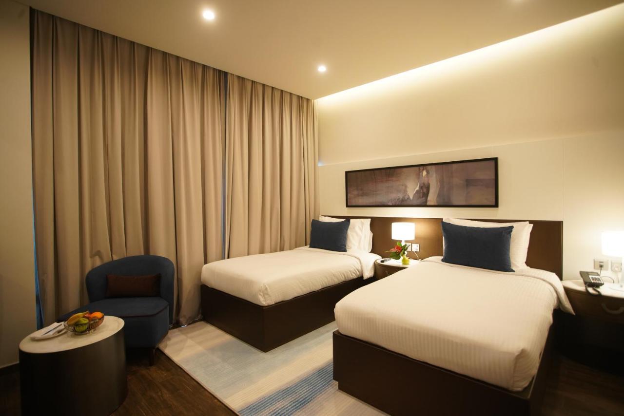 C - Hotel And Suites דוחה מראה חיצוני תמונה