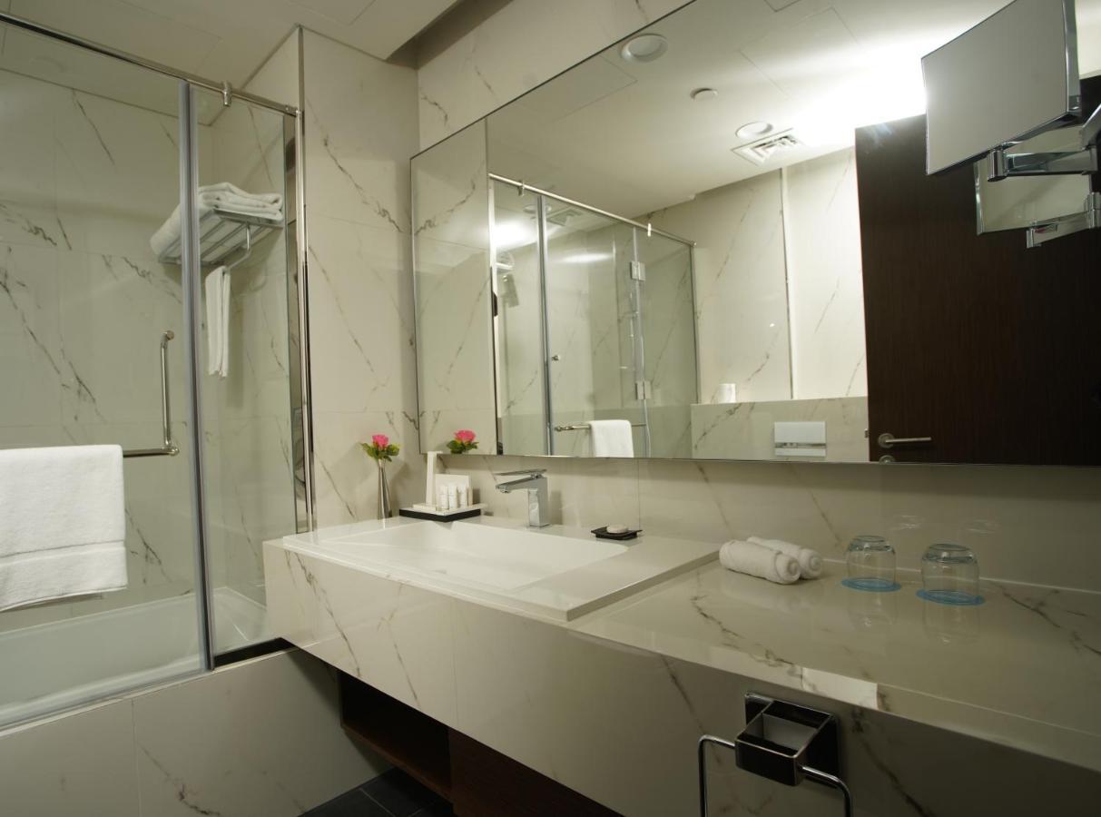 C - Hotel And Suites דוחה מראה חיצוני תמונה