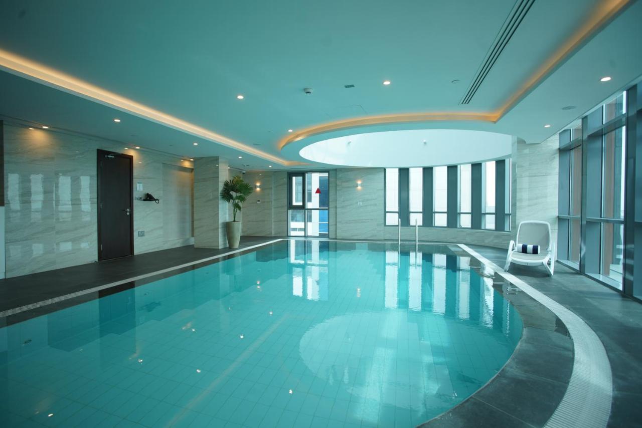 C - Hotel And Suites דוחה מראה חיצוני תמונה