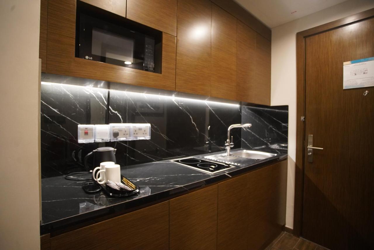 C - Hotel And Suites דוחה מראה חיצוני תמונה