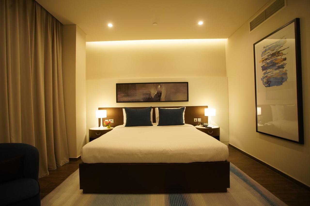 C - Hotel And Suites דוחה מראה חיצוני תמונה