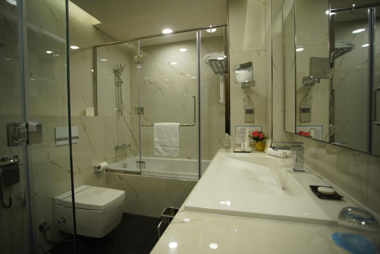 C - Hotel And Suites דוחה מראה חיצוני תמונה