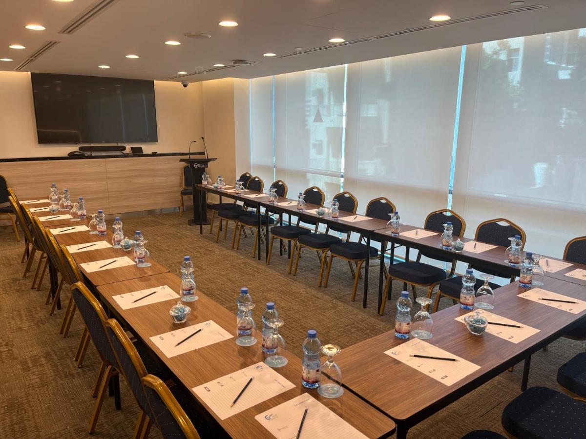 C - Hotel And Suites דוחה מראה חיצוני תמונה