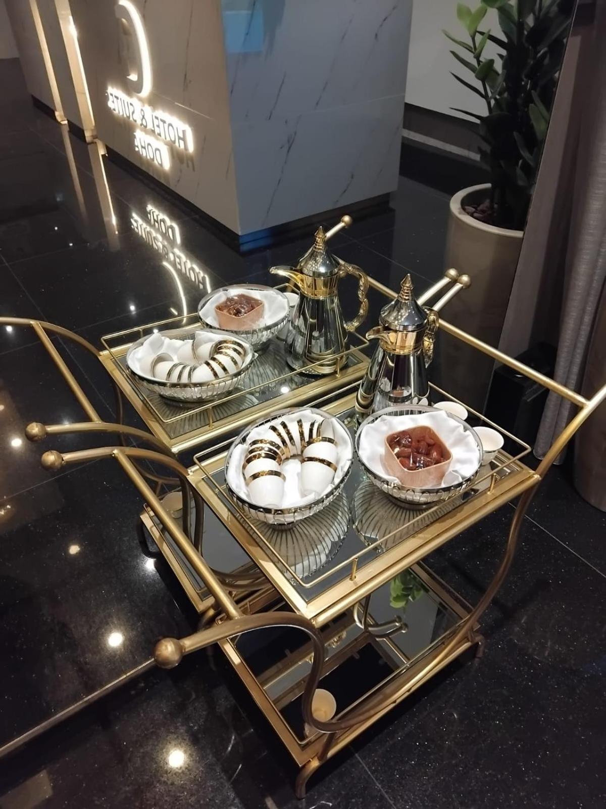 C - Hotel And Suites דוחה מראה חיצוני תמונה